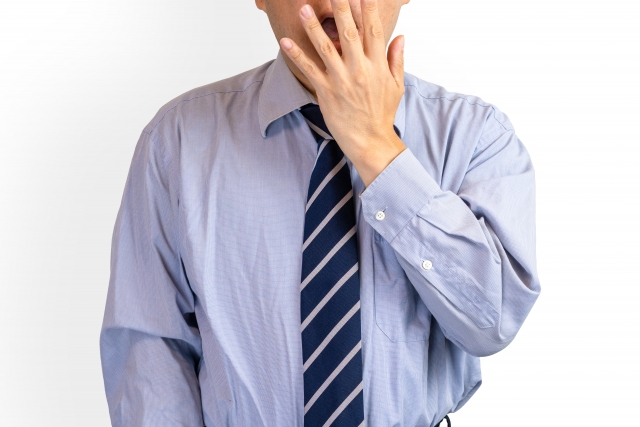 歯がボロボロで、見せるのも恥ずかしい