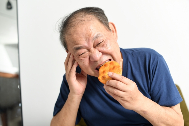 食べ物をどの歯で噛んでも痛い、噛める歯がない